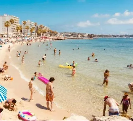 Le Grand Palais ジュアン・レ・パン