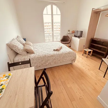 Le Grand Palais Apartment